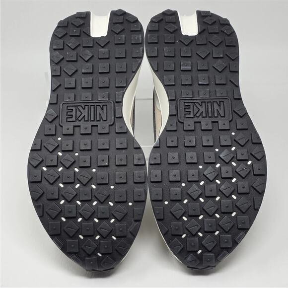 Nike Phoenix Waffle Summit White Black Running Shoe FD2196-100 Women Size 9 - Picture 4 of 4